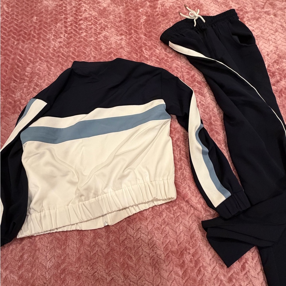 Zara Navy and White Colorblock Tracksuit - Picture 14 of 14